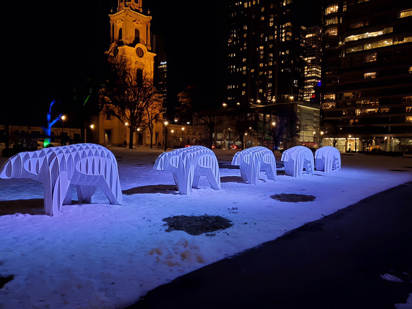 RiverWalk - Downtown Milwaukee Urban Streetscapes - KEI