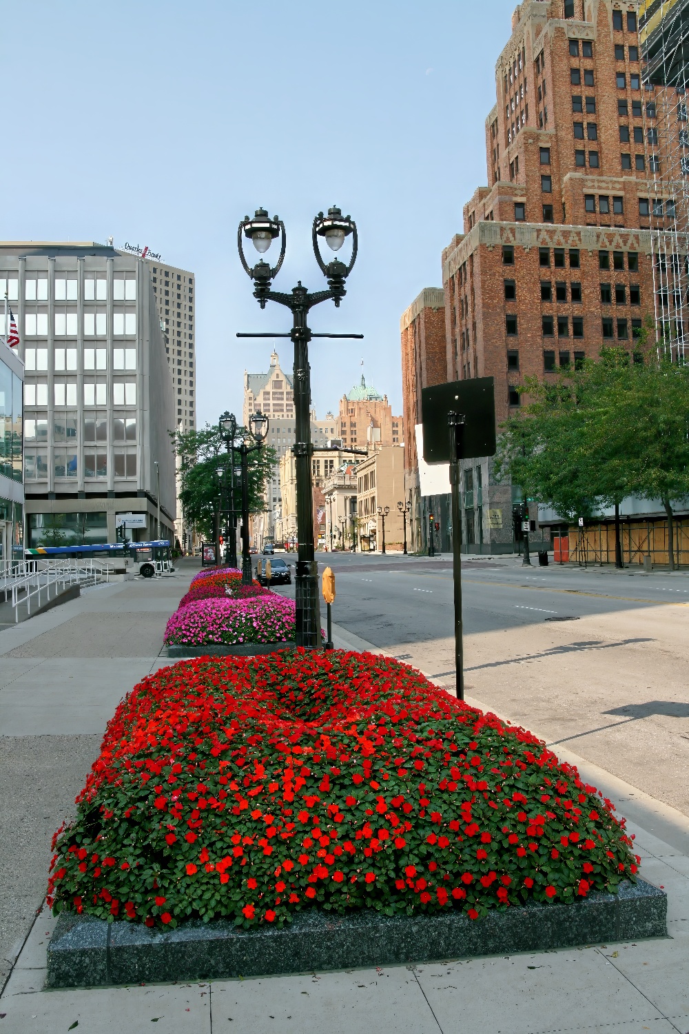 RiverWalk - Milwaukee - Streetscapes - KEI