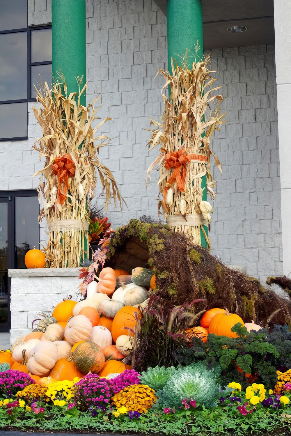 Holiday and Season Decor - KEI