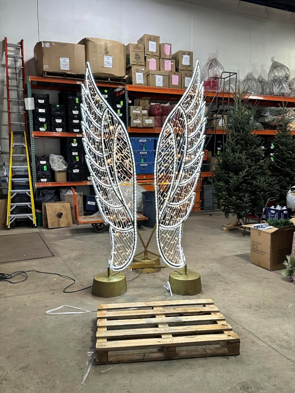 Holiday and Season Decor - KEI