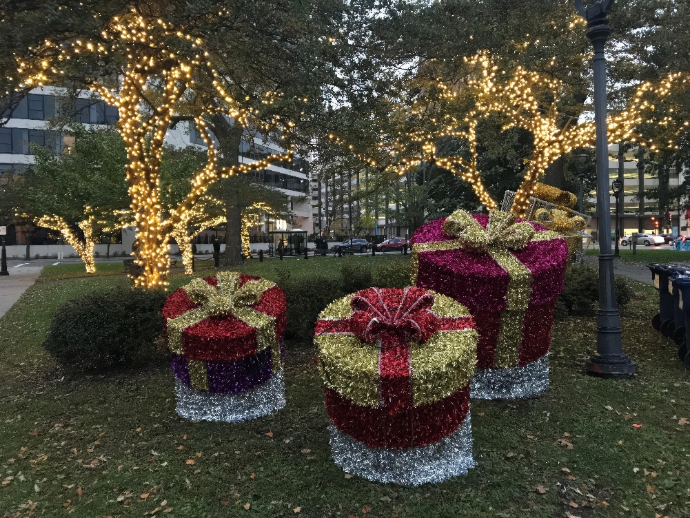 Holiday and Season Decor - KEI